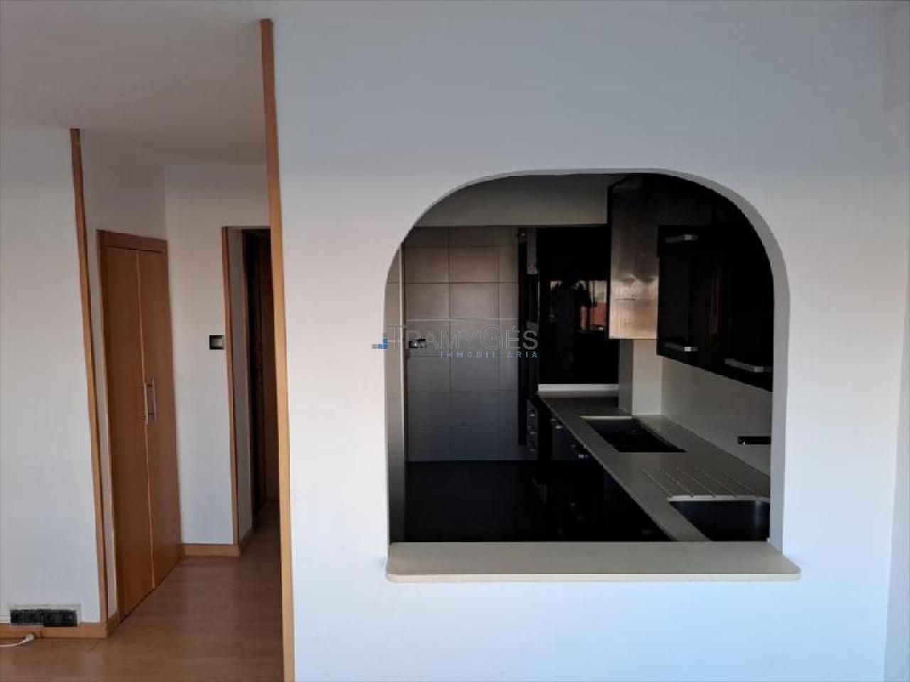 Cuina de Dúplex en venda en Vigo  amb Calefacció