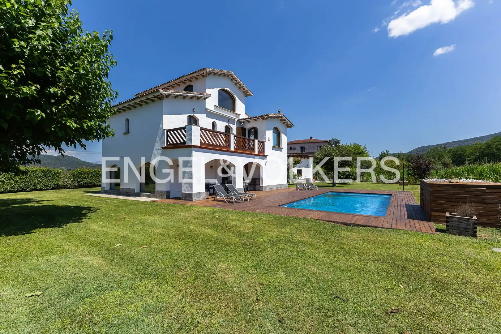Außenansicht von Haus oder Chalet zum Verkauf in La Vall d'en Bas mit Heizung und Privatgarten