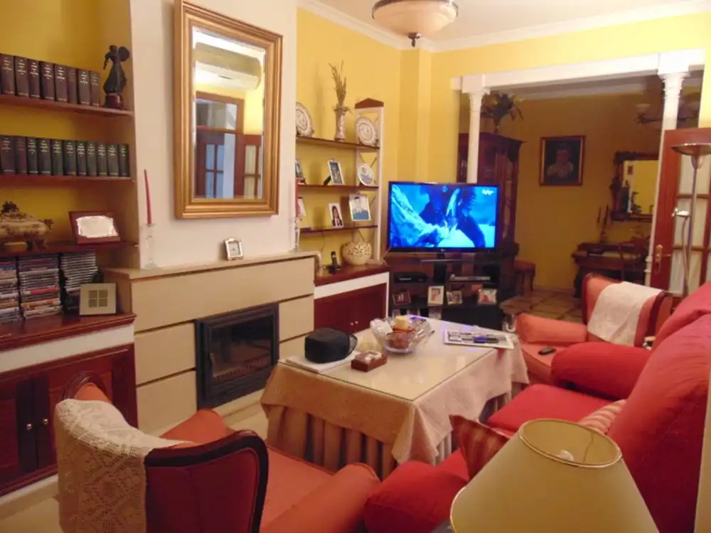 Sala de estar de Casa o chalet en venta en Lora del Río con Aire acondicionado y Calefacción
