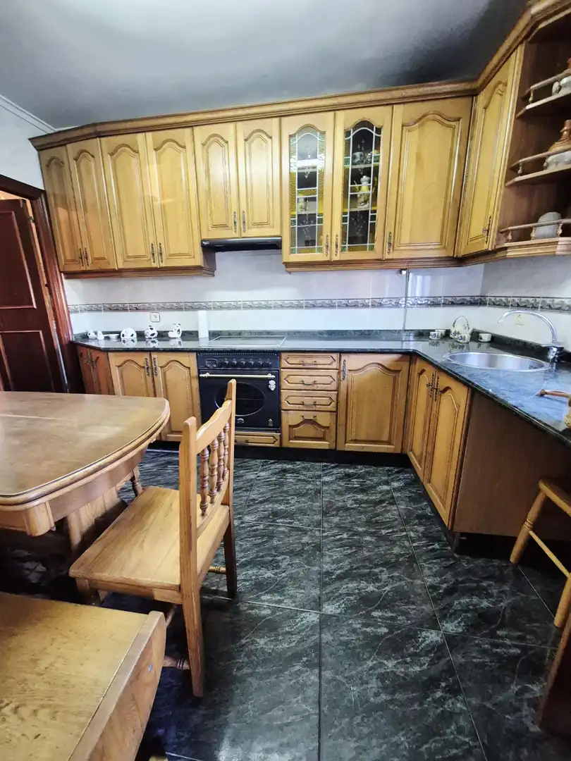 Cuina de Casa o xalet en venda en Corvera de Asturias amb Traster