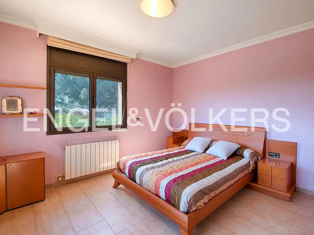 Schlafzimmer von Haus oder Chalet zum Verkauf in Mollet de Peralada mit Heizung, Terrasse und Abstellraum