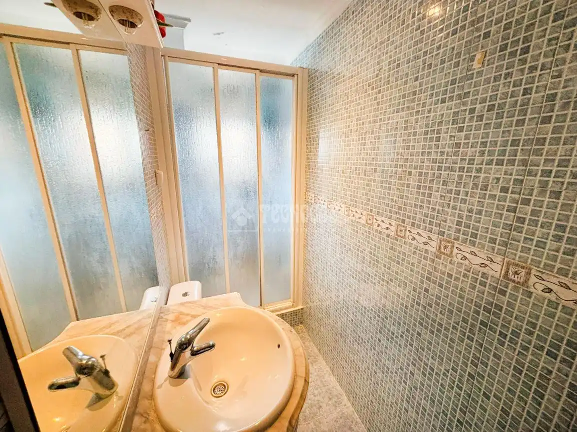 Bathroom of Flat for sale in Zaragoza  with Furnished and Balcony