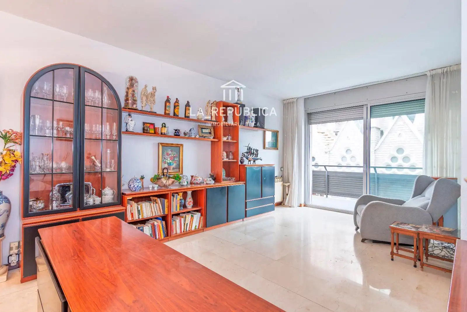 Vista exterior de Pis en venda en  Barcelona Capital amb Calefacció, Terrassa i Forn