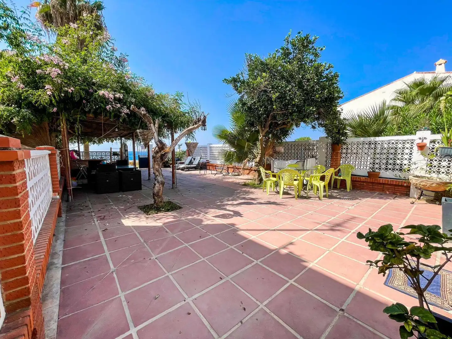 Terrassa de Casa o xalet en venda en Benajarafe