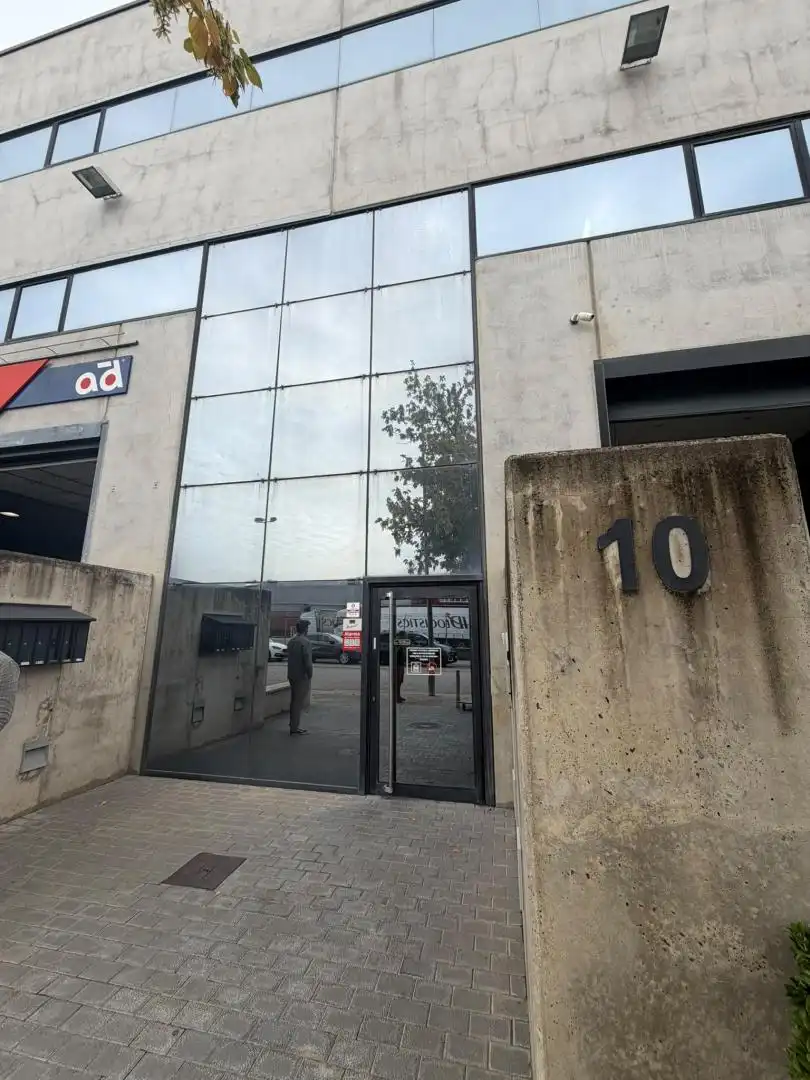 Exterior view of Office for rent in Domeny