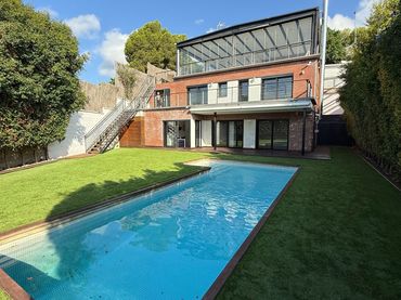 Casa con piscina en venta en Montmar