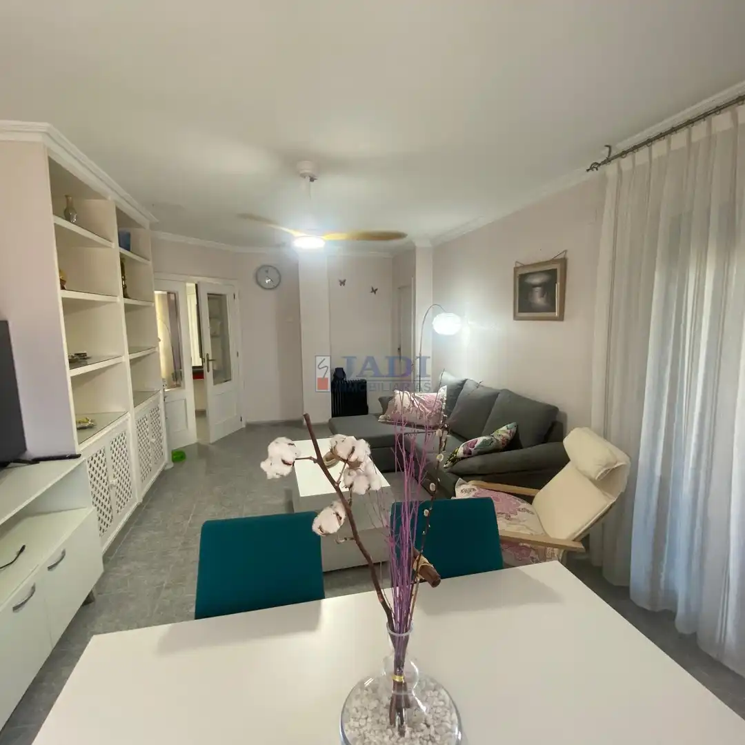 Living room of Flat for sale in Valdepeñas  with Air Conditioner, Heating and Terrace
