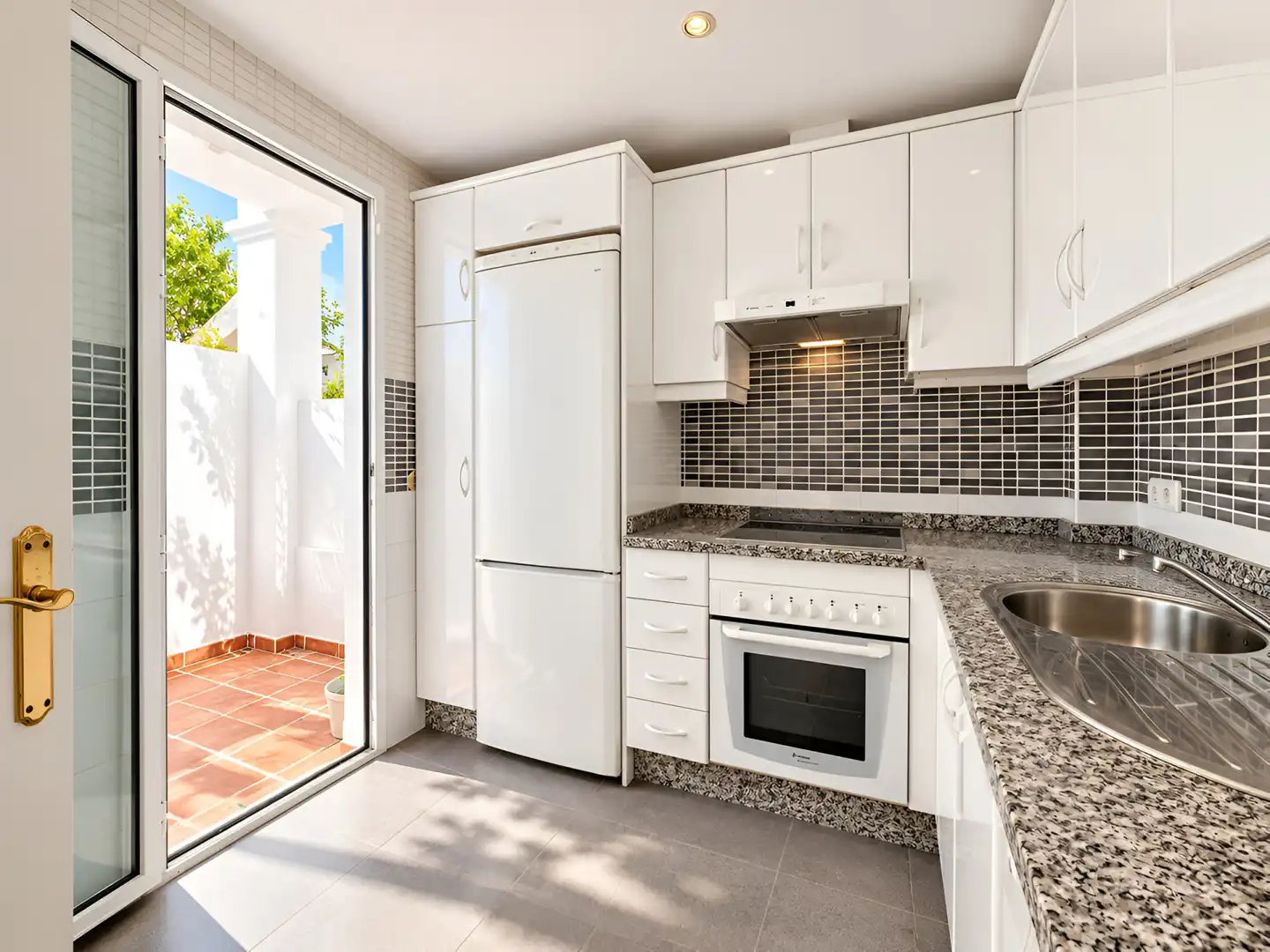 Adosado con piscina en venta en Nueva Andalucía, imagen 11