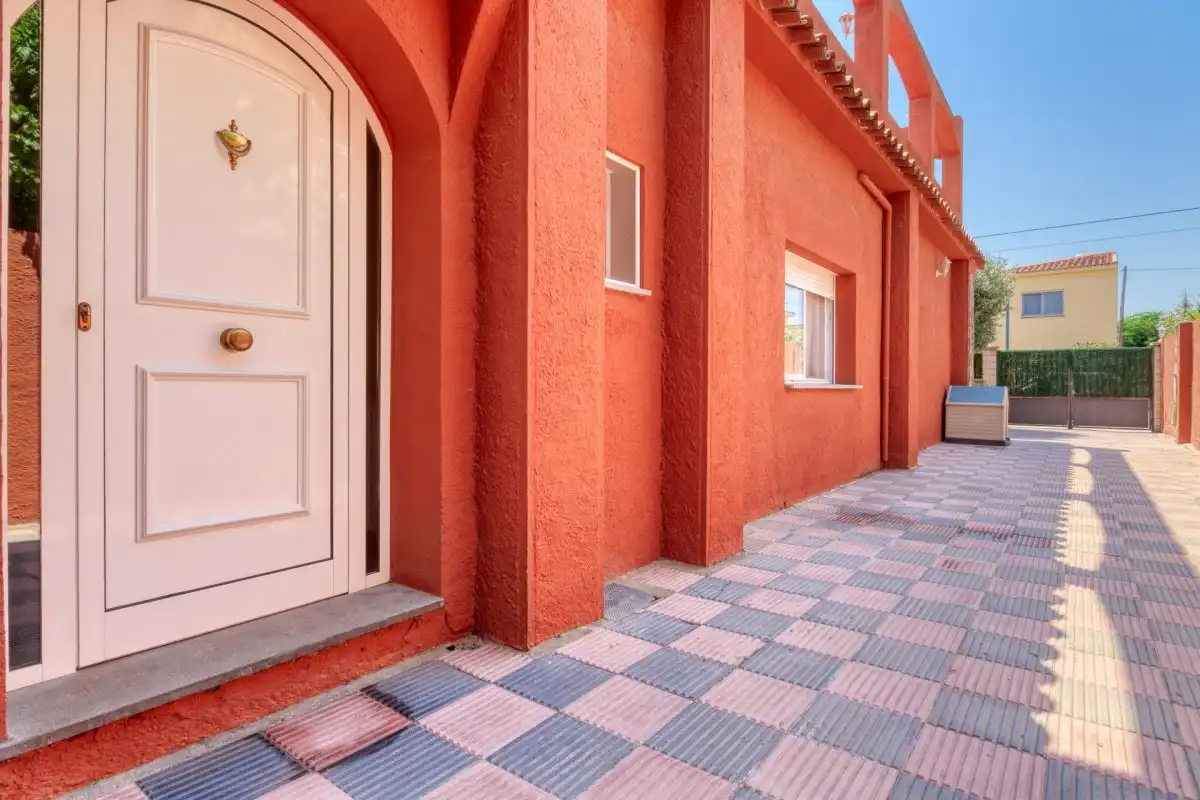 Exterior view of Houses for sale in Llers  with Air Conditioner, Heating and Private garden
