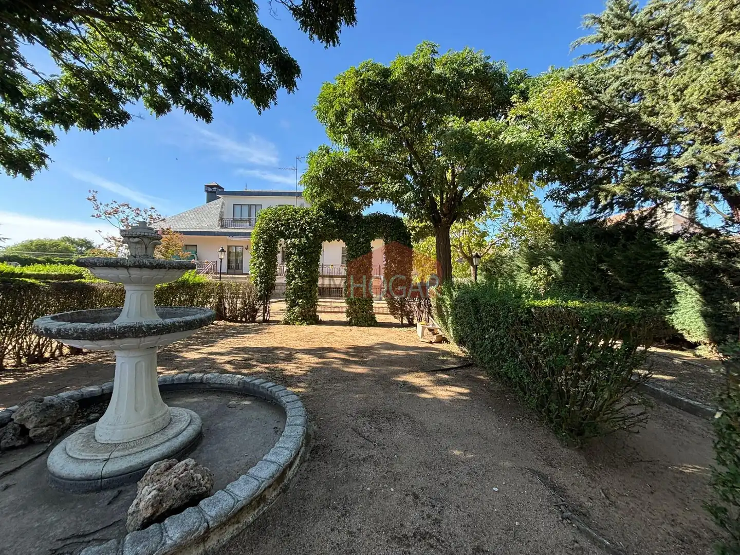 Jardí de Casa o xalet en venda en Ávila amb Calefacció, Jardí privat i Traster