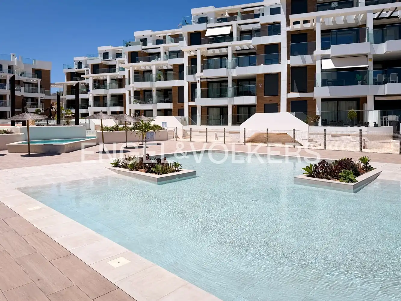 Piscina de Pis de lloguer en Dénia amb Aire condicionat, Calefacció i Terrassa