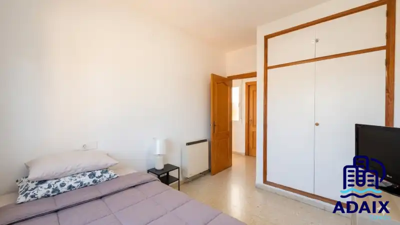 Dormitori de Casa o xalet en venda en Bargas amb Calefacció, Terrassa i Moblat