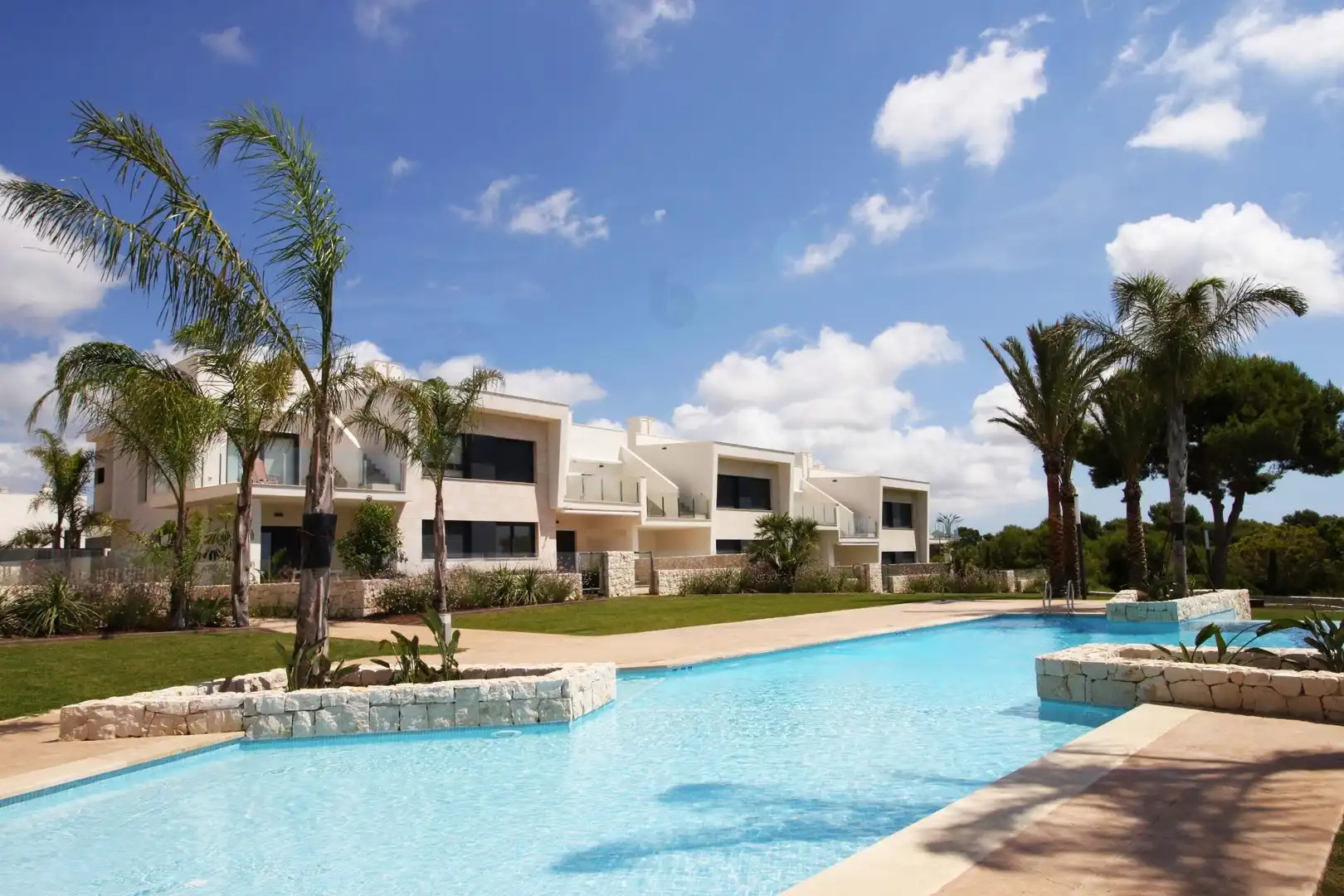 Apartamento con piscina en venta en El Pinar de Campoverde, imagen 12