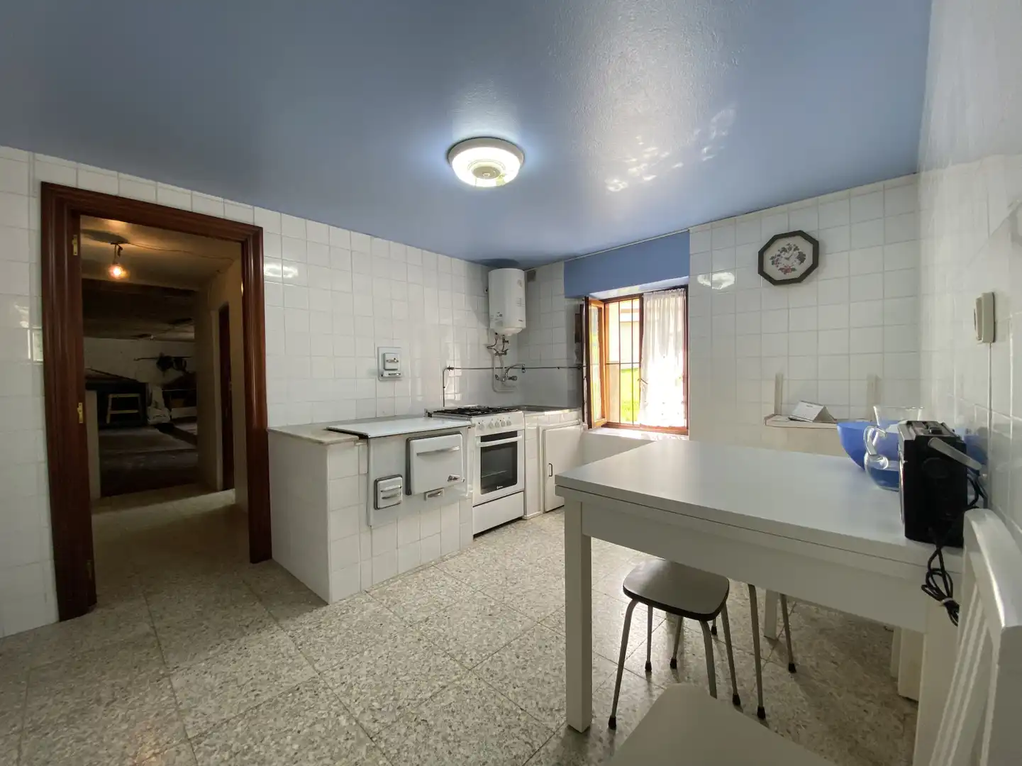 Cocina de Casa adosada en venta en Torrelavega  con Jardín privado