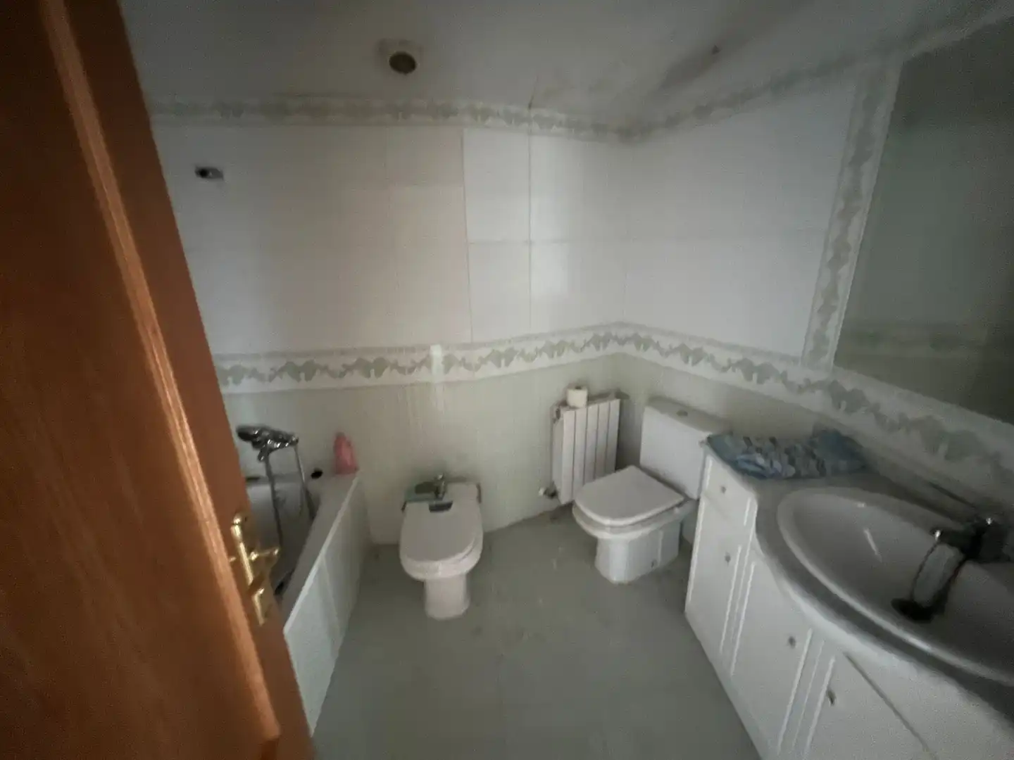 Bathroom of Flat for sale in San Bartolomé de Pinares  with Heating and Terrace