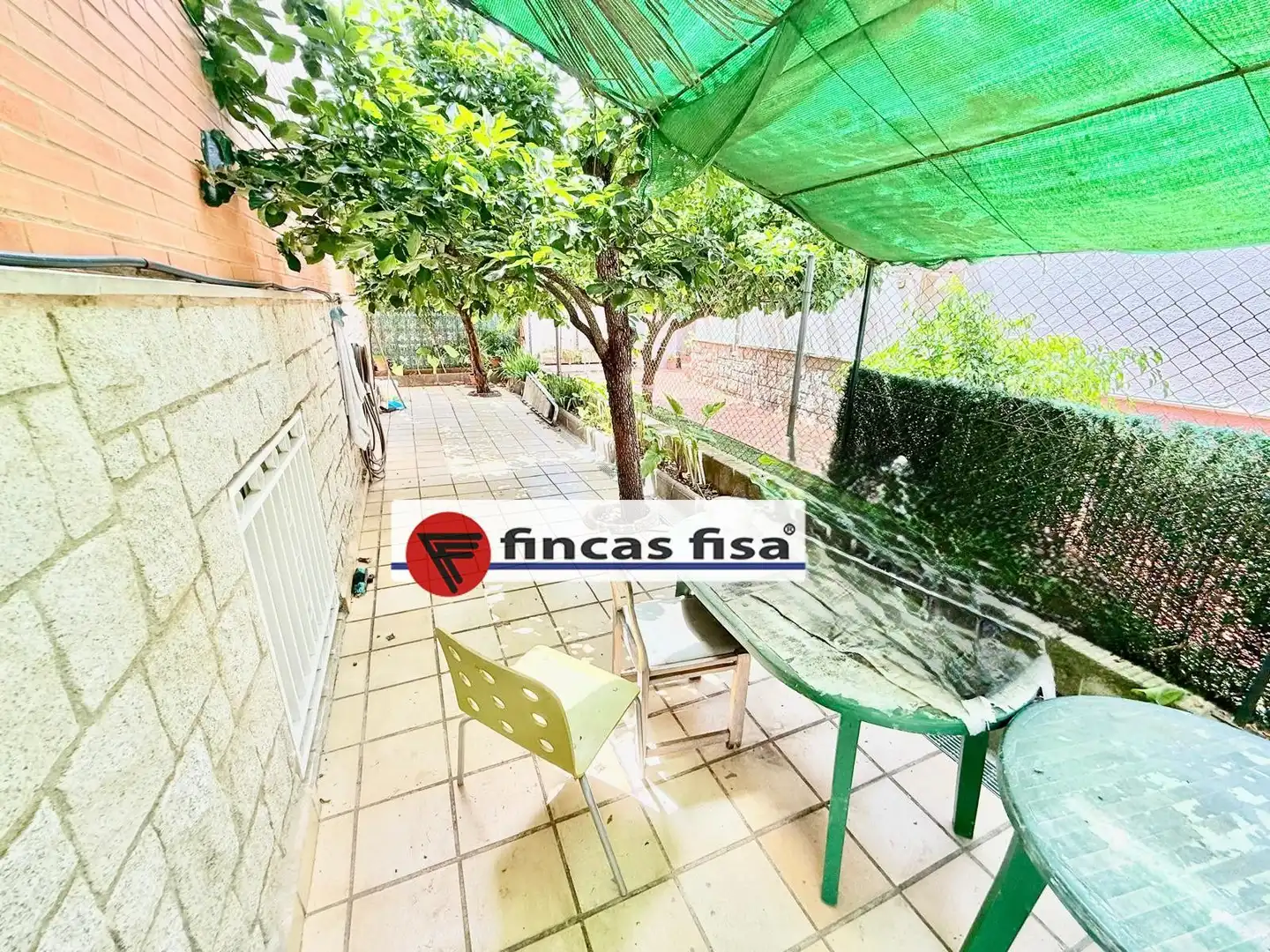 Vista exterior de Casa adosada en venda en Premià de Mar amb Aire condicionat, Calefacció i Jardí privat