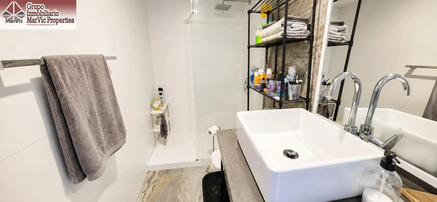 Bathroom of Study for sale in Benidorm  with Terrace, Furnished and Community pool