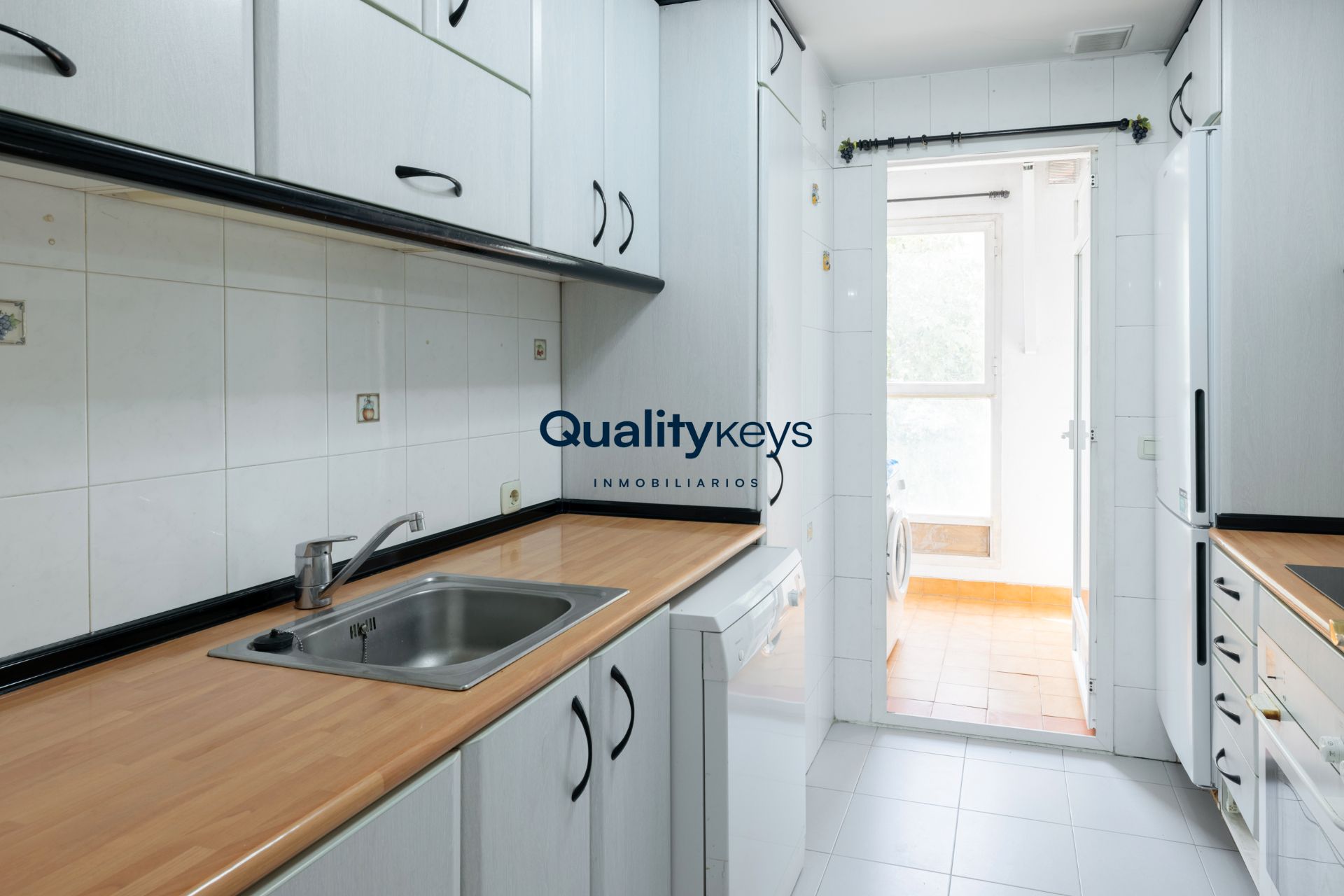 Kitchen of Flat for sale in  Madrid Capital  with Air Conditioner, Heating and Private garden