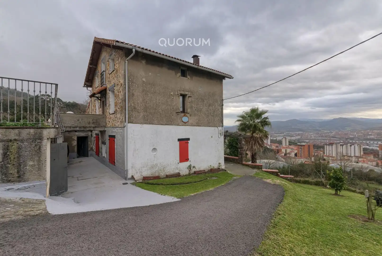 Außenansicht von Country house zum Verkauf in Bilbao  mit Heizung, Terrasse und Möbliert