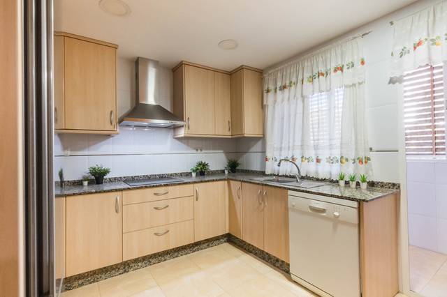 Piso en Venta en Calle Vicente Aleixandre en Infante Juan Manuel