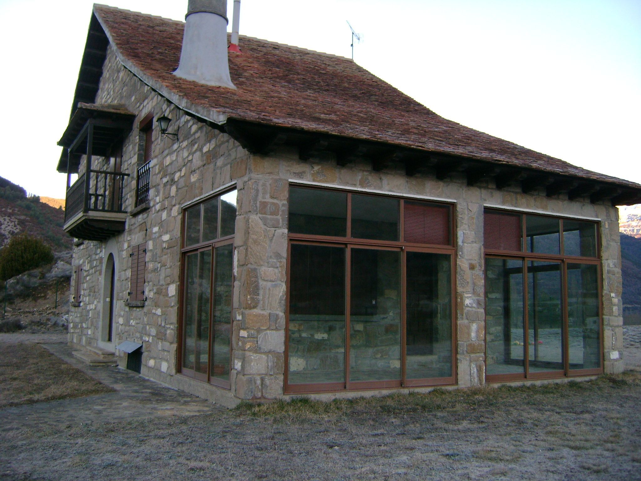 Exterior view of House or chalet for sale in Valle de Hecho  with Private garden, Terrace and Furnished