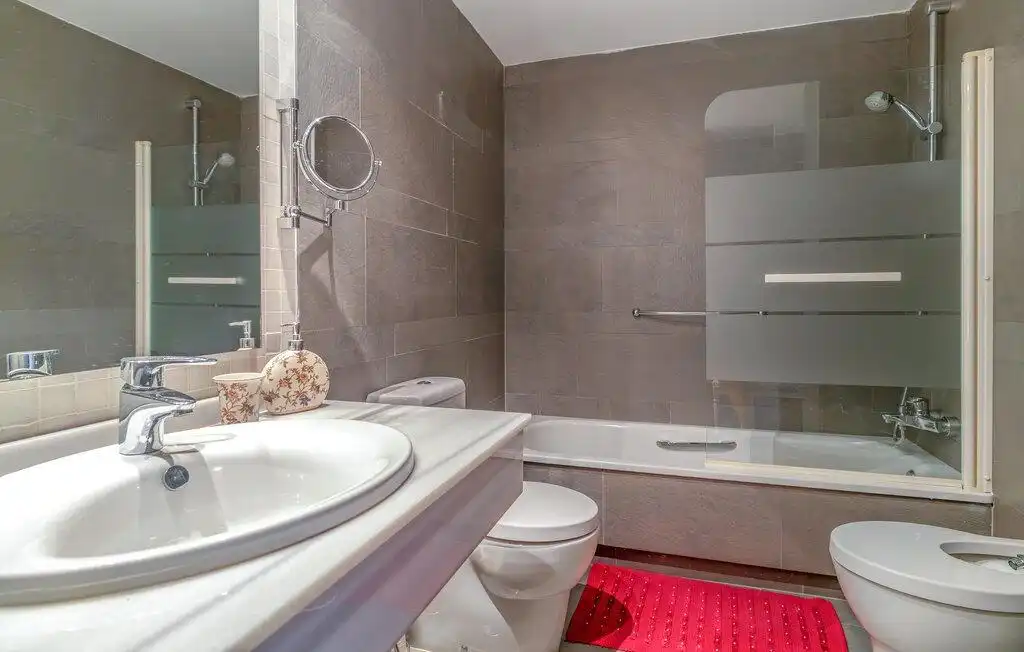 Badezimmer von Wohnung zur Miete in Málaga mit Klimaanlage, Terrasse und Möbliert