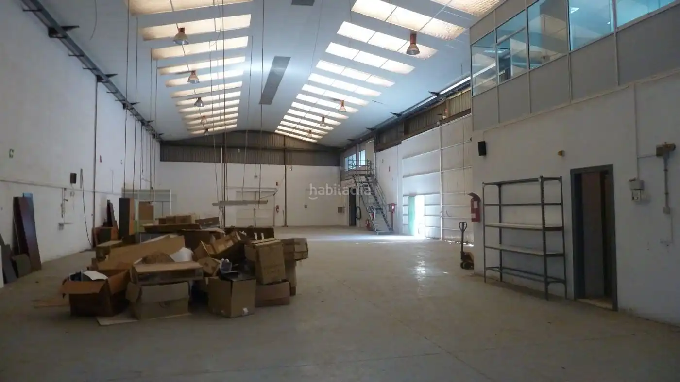 Industrial building for sale in Calle Andalucía 42, imagen 3