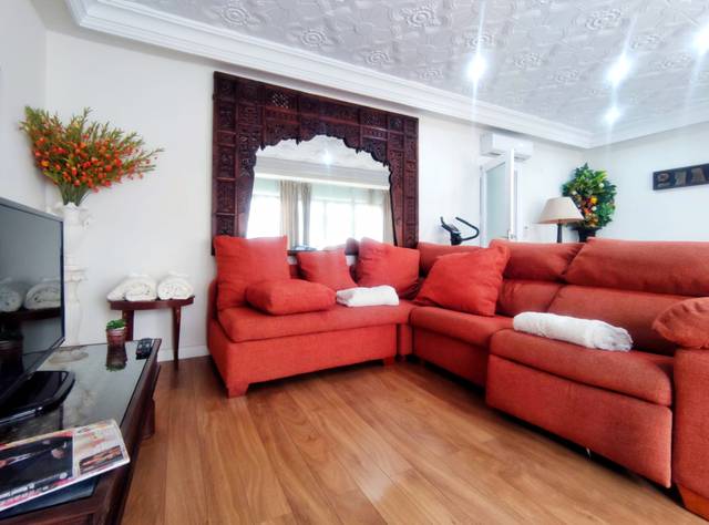 Piso en Alquiler en Carrer Pintor Lorenzo Casanova en Ensanche - Diputación