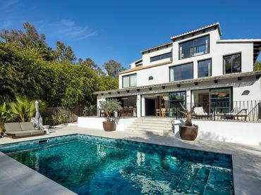 Chalet con piscina en venta en Nueva Andalucía