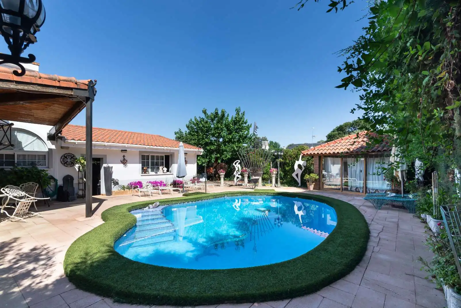Piscina de Casa o xalet en venda en Nuevo Baztán amb Aire condicionat, Calefacció i Jardí privat