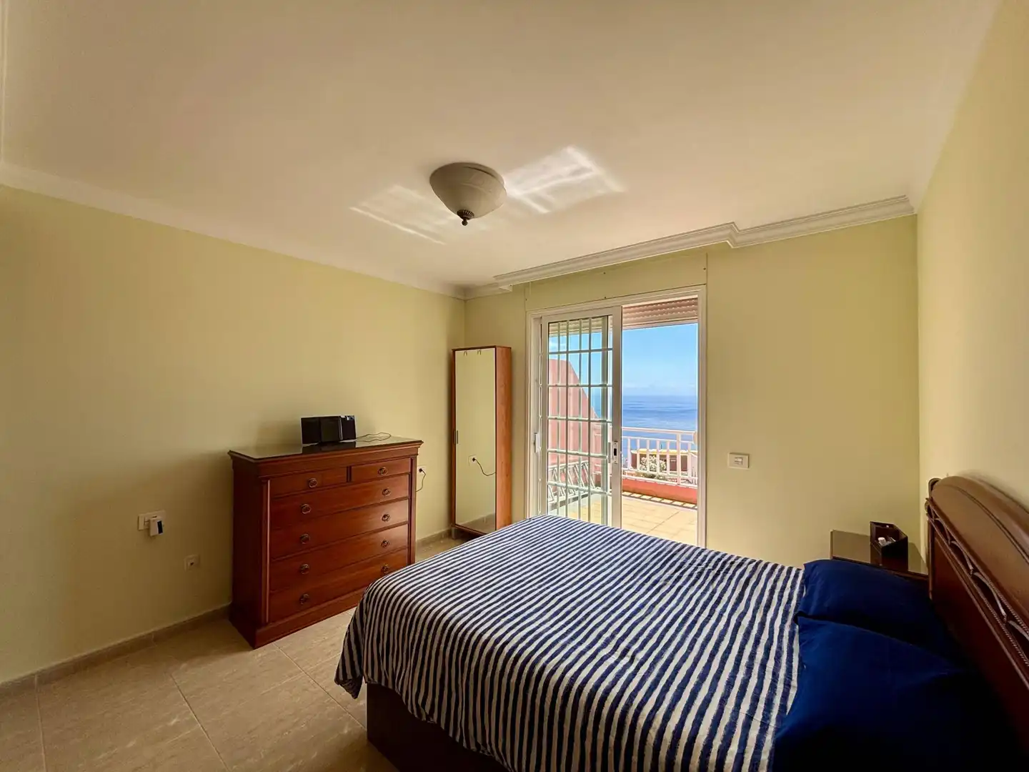 Habitación de Casa adosada en venta en Candelaria con Aire acondicionado, Terraza y Piscina