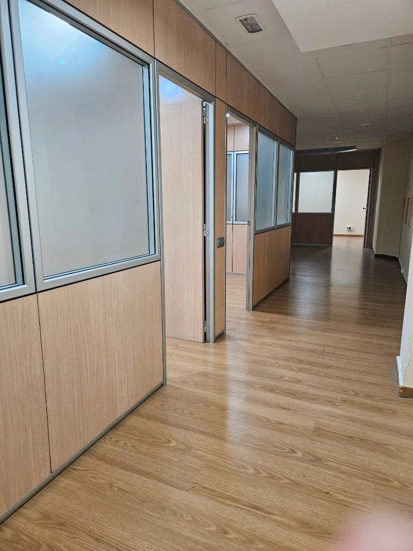 Local de alquiler en Carrer de Gràcia, Centre , Centre - Sant Oleguer