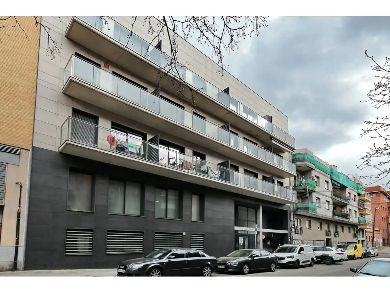 Außenansicht von Wohnung zum Verkauf in Barcelona mit Klimaanlage, Heizung und Parkett