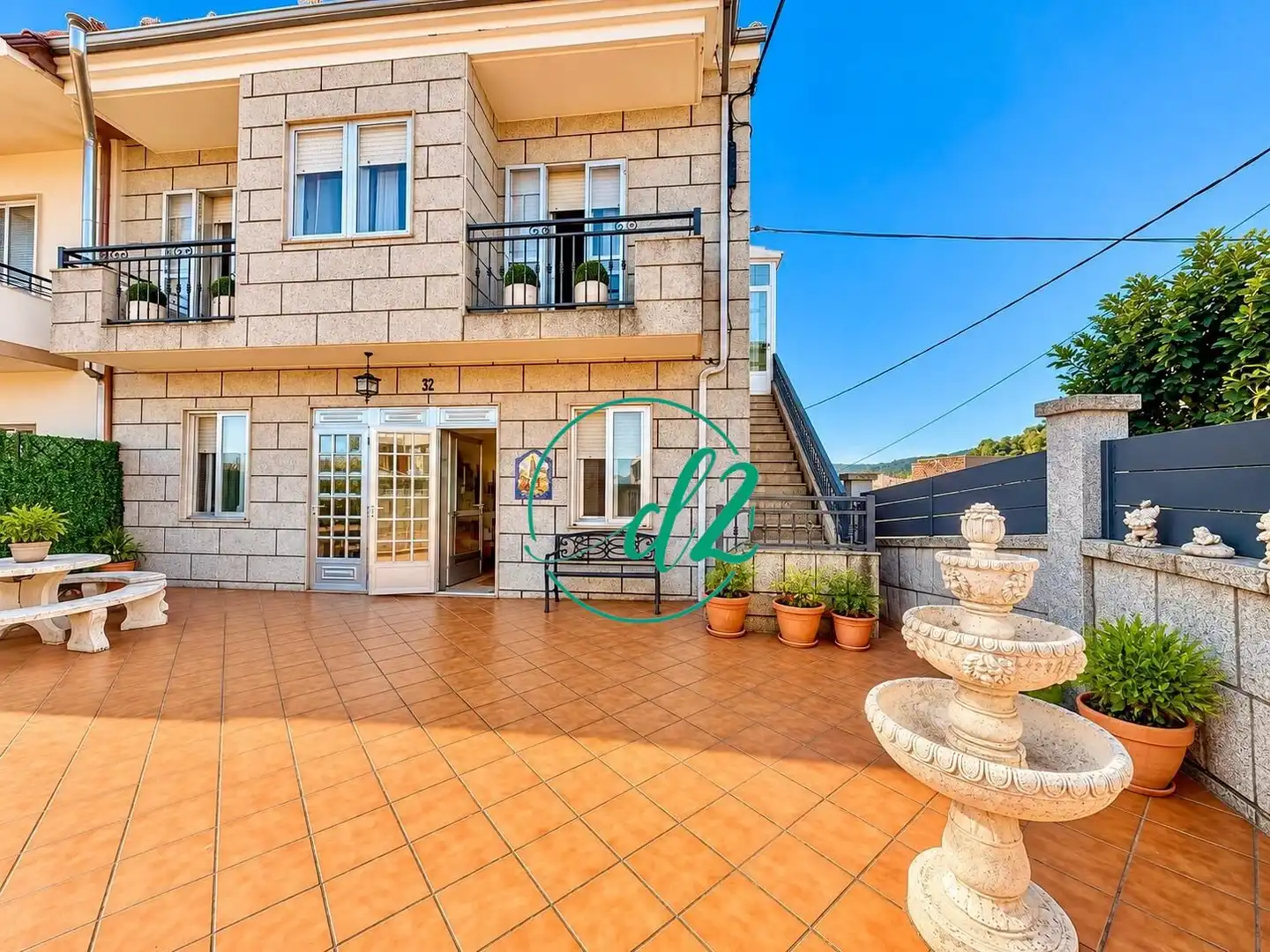 Adosado con terraza en venta en A Carballeira