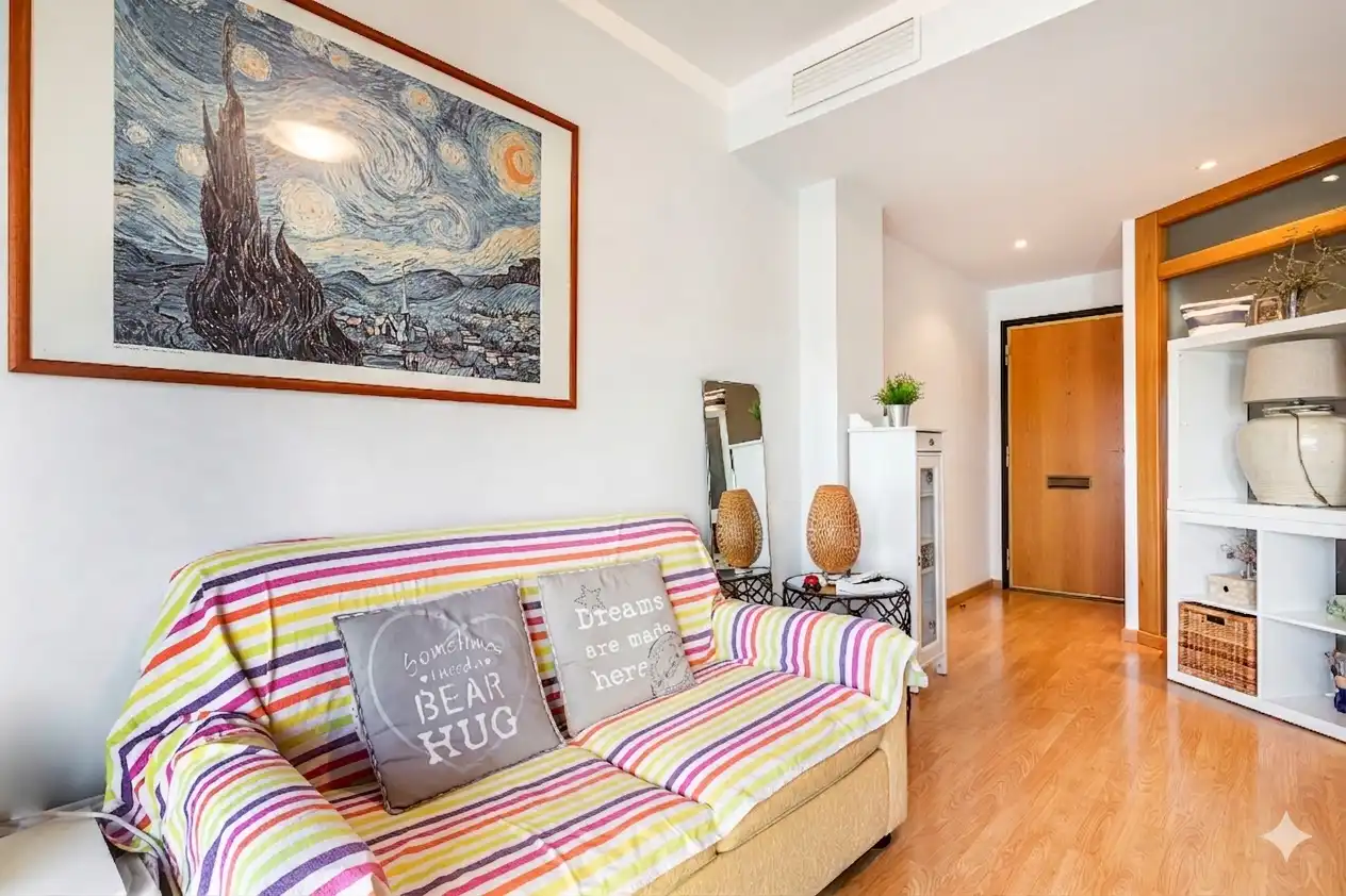 Sala de estar de Estudio en venta en Valencia con Aire acondicionado, Calefacción y Amueblado