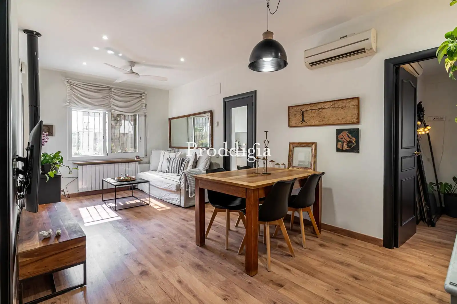 Exterior view of Houses for sale in Cerdanyola del Vallès  with Air Conditioner, Heating and Terrace
