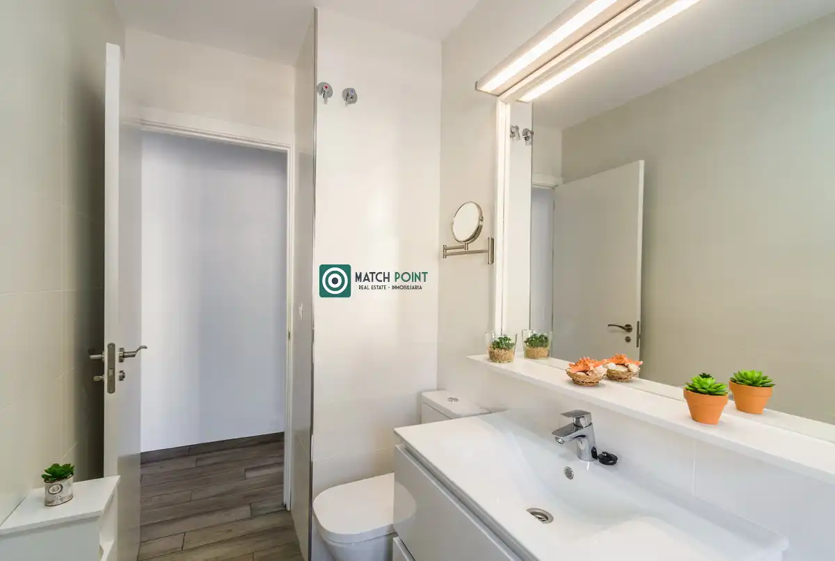 Badezimmer von Wohnung zur Miete in Almuñécar mit Möbliert