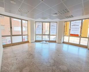 Office to rent in Valdepeñas  with Air Conditioner