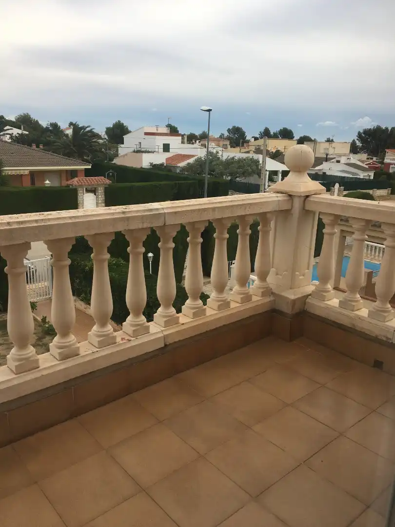 Casa adosada de alquiler en Calafat