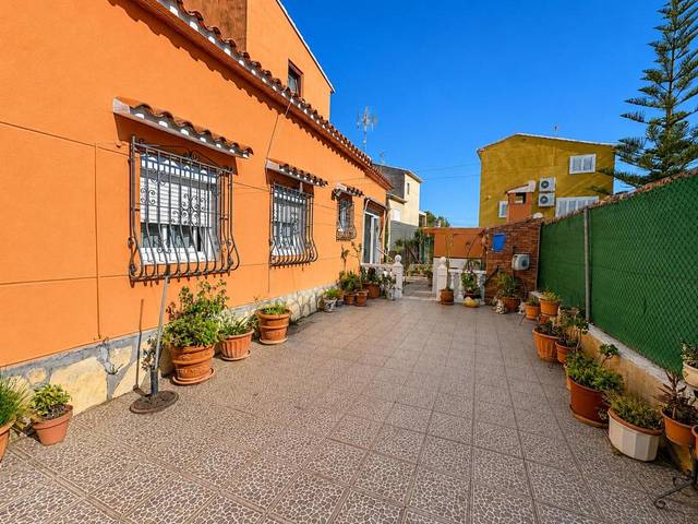 Casa-chalet en Venta en Oliva Playa