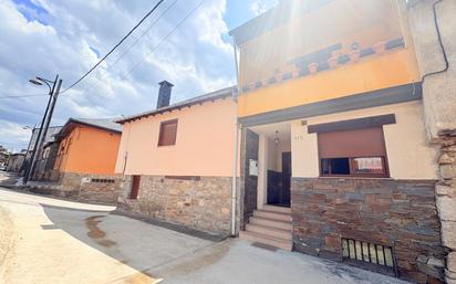 Exterior view of House or chalet for sale in Congosto  with Heating, Private garden and Terrace