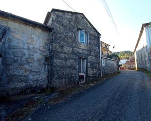 Vista exterior de Casa o xalet en venda en Mondariz amb Jardí privat i Moblat