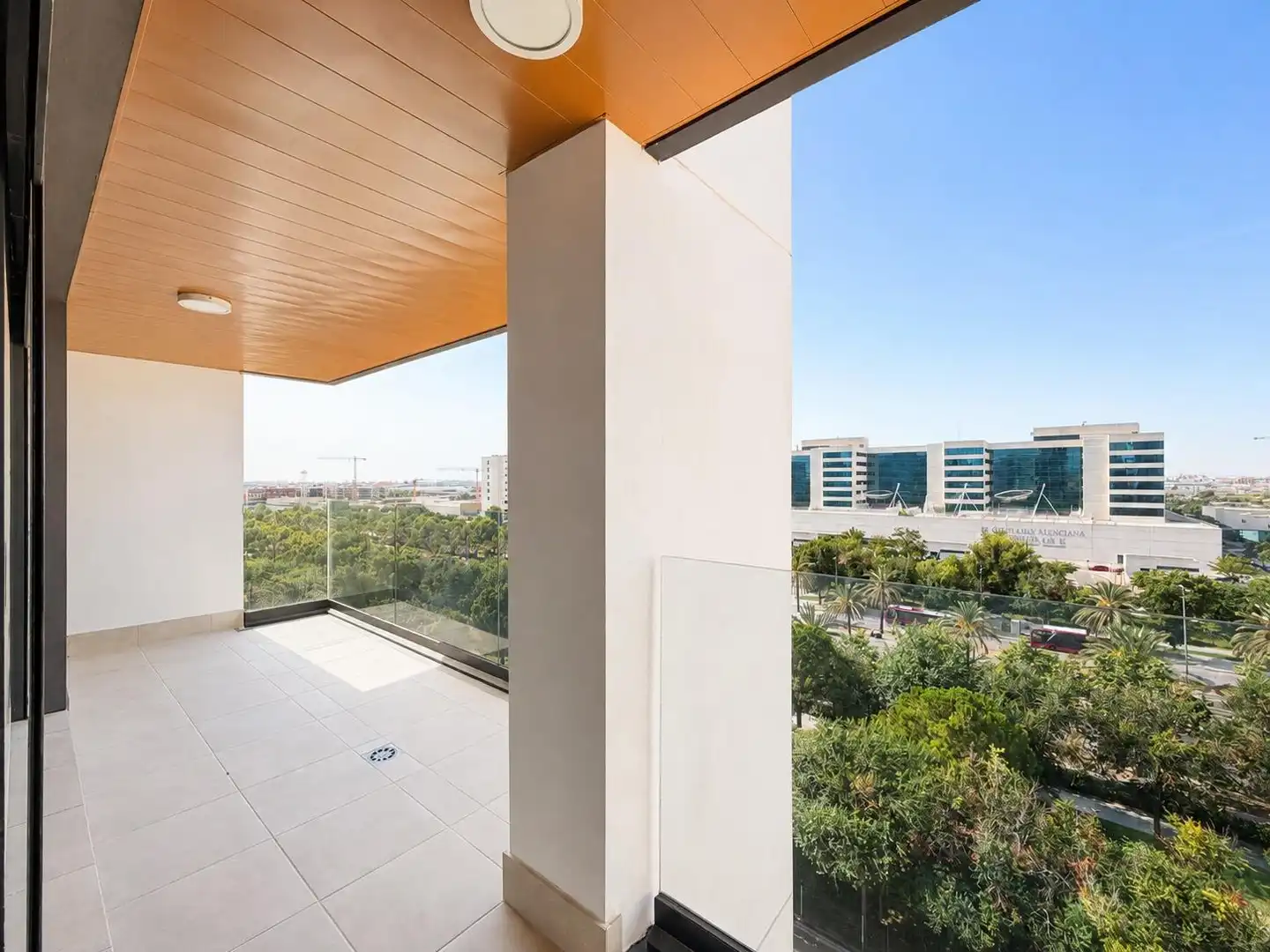 Terrasse von Wohnung zur Miete in Valencia mit Klimaanlage, Terrasse und Balkon