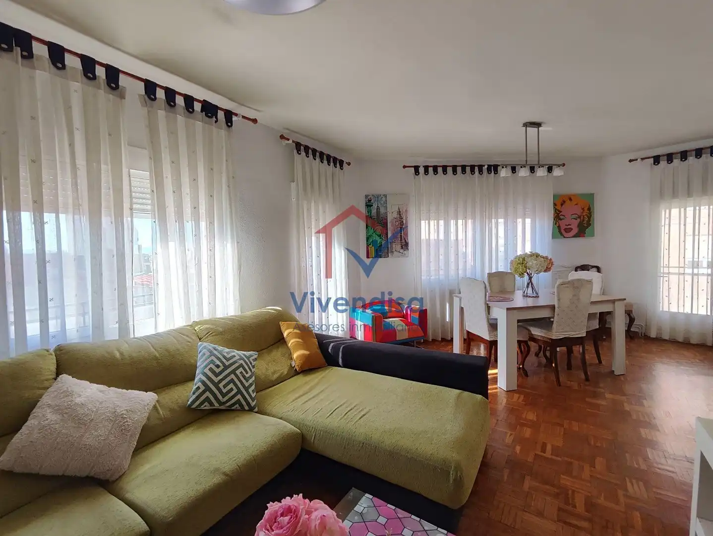 Sala d'estar de Pis en venda en Guadalajara amb Calefacció i Terrassa