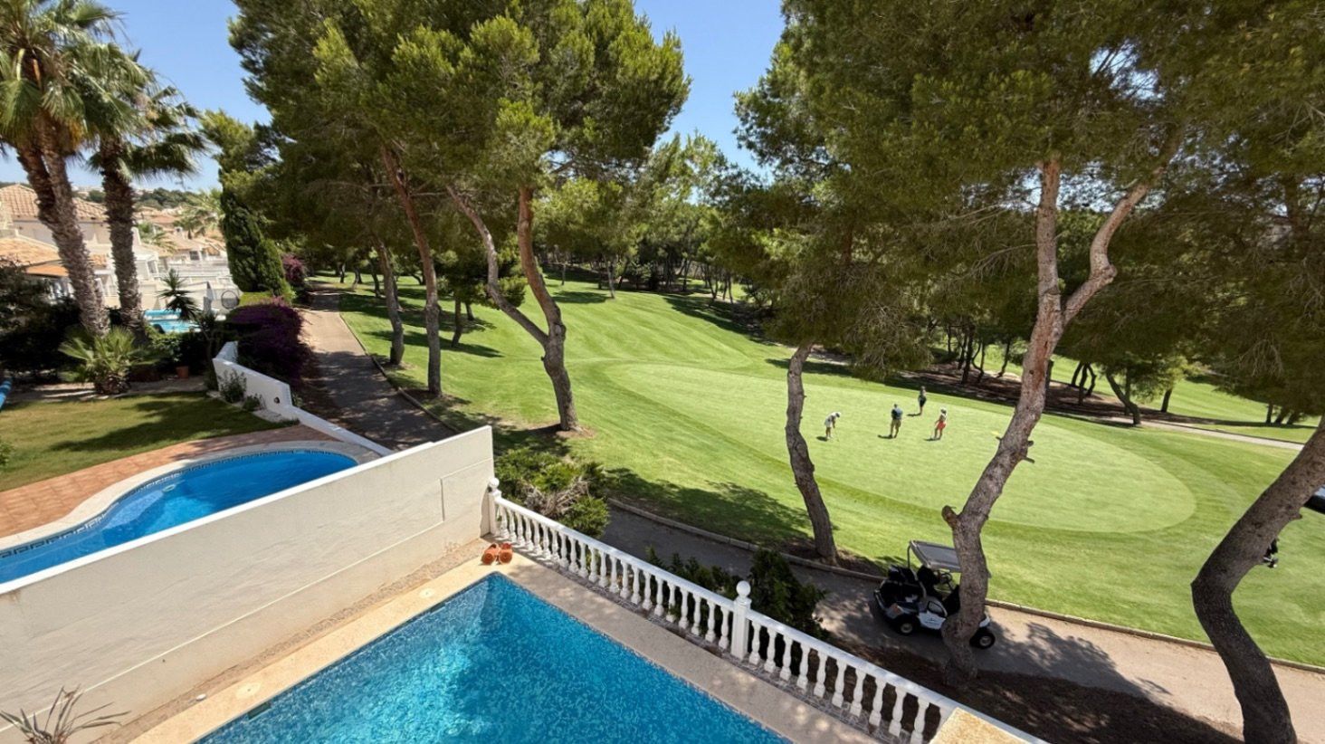 Piscina de Casa o xalet en venda en Orihuela amb Aire condicionat, Jardí privat i Terrassa