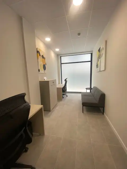 Büro zur Miete in L'Hospitalet de Llobregat mit Klimaanlage, Heizung und Möbliert