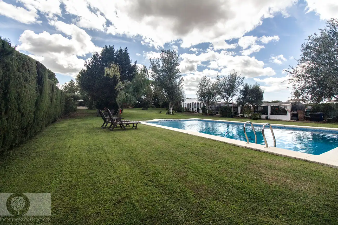 Piscina de Finca rústica en venda en Cartaya amb Jardí privat, Traster i Piscina
