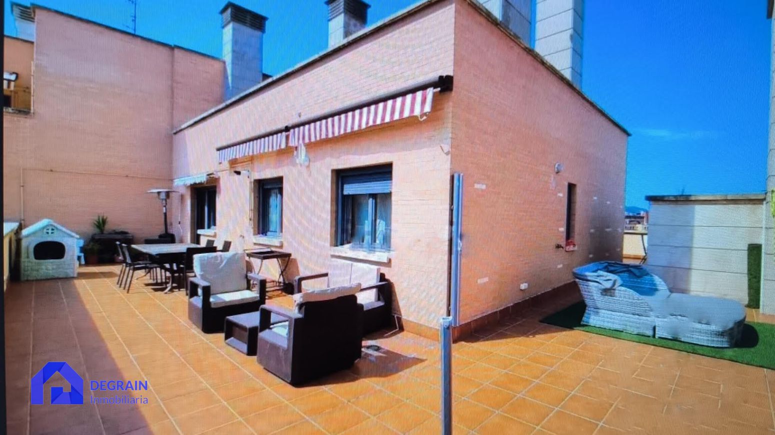 Terraza de Ático en venta en Oviedo  con Calefacción, Parquet y Terraza