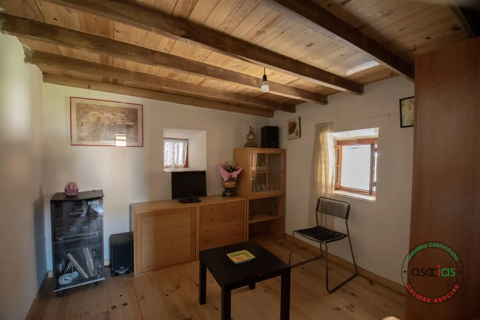 Wohnzimmer von Einfamilien-Reihenhaus zum Verkauf in Colunga mit Heizung