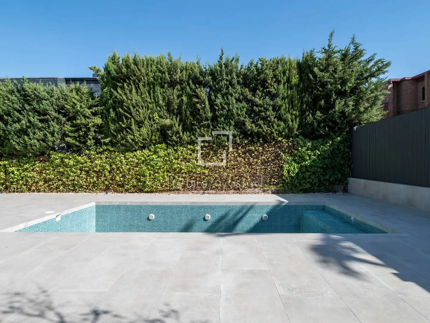 Schwimmbecken von Haus oder Chalet zum Verkauf in La Moraleja mit Klimaanlage, Heizung und Privatgarten